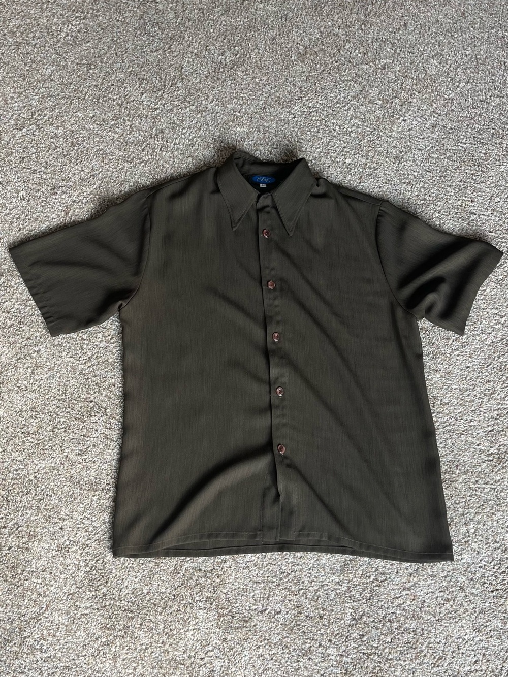 Men's Short-Sleeve Button-Up Shirt